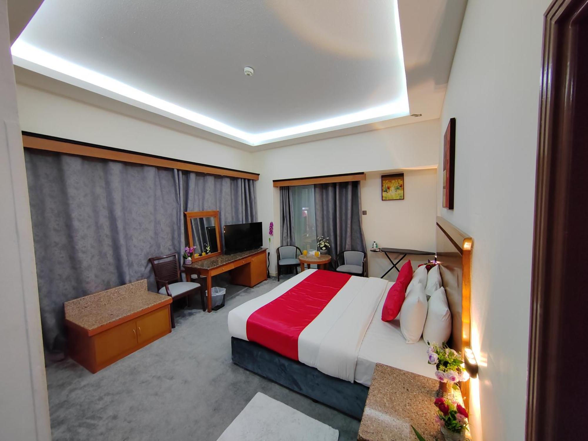 Le Paradise Palace Hotel Дубай Екстериор снимка