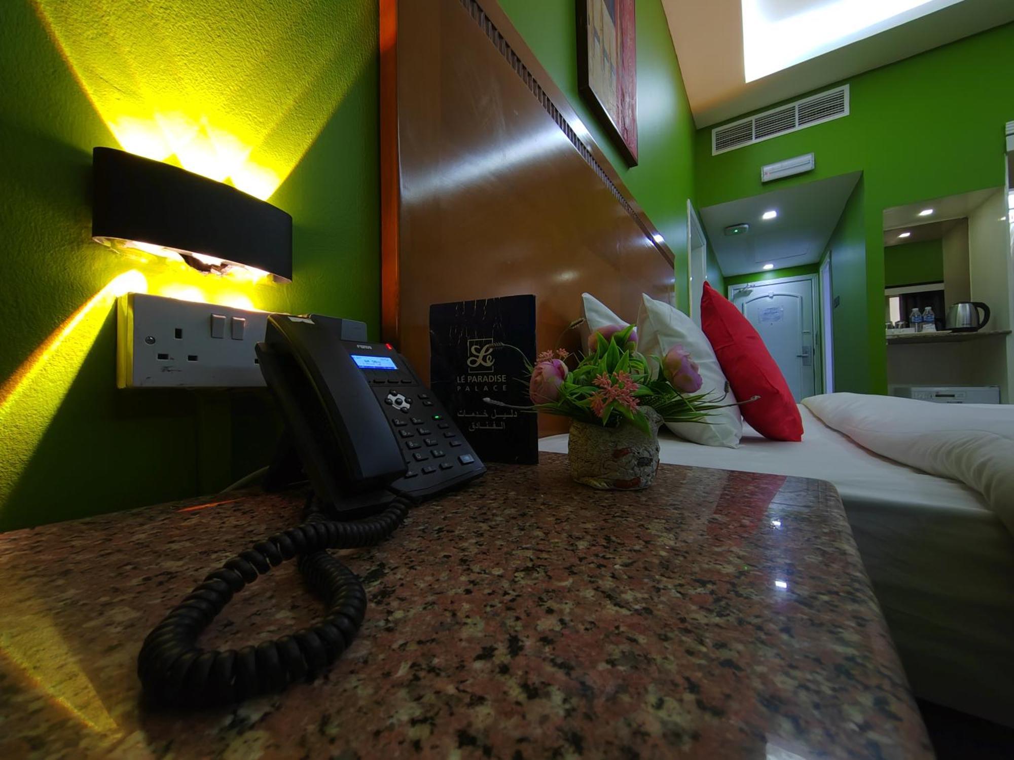 Le Paradise Palace Hotel Дубай Екстериор снимка